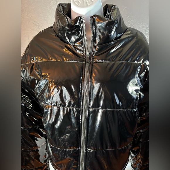DAISEY Black Patent Bomber Cropped Puffer Jacket Size 1XL - Picture 6 of 16